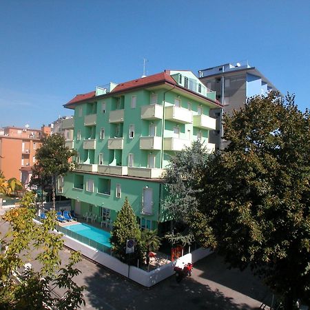 Residence Eurogarden Римини Екстериор снимка