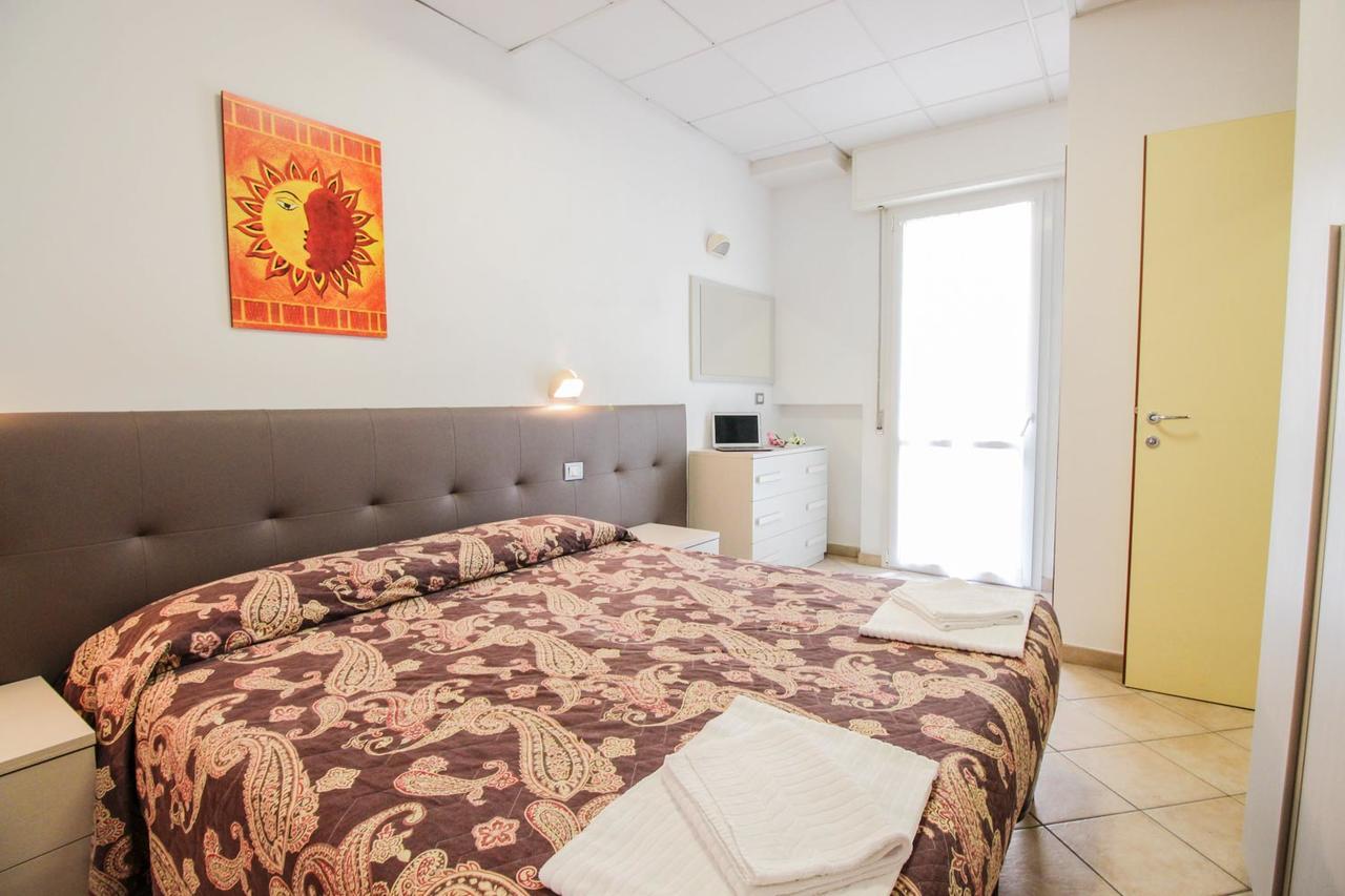 Residence Eurogarden Римини Екстериор снимка