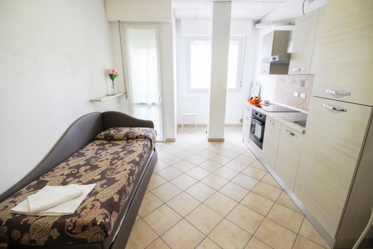 Residence Eurogarden Римини Екстериор снимка