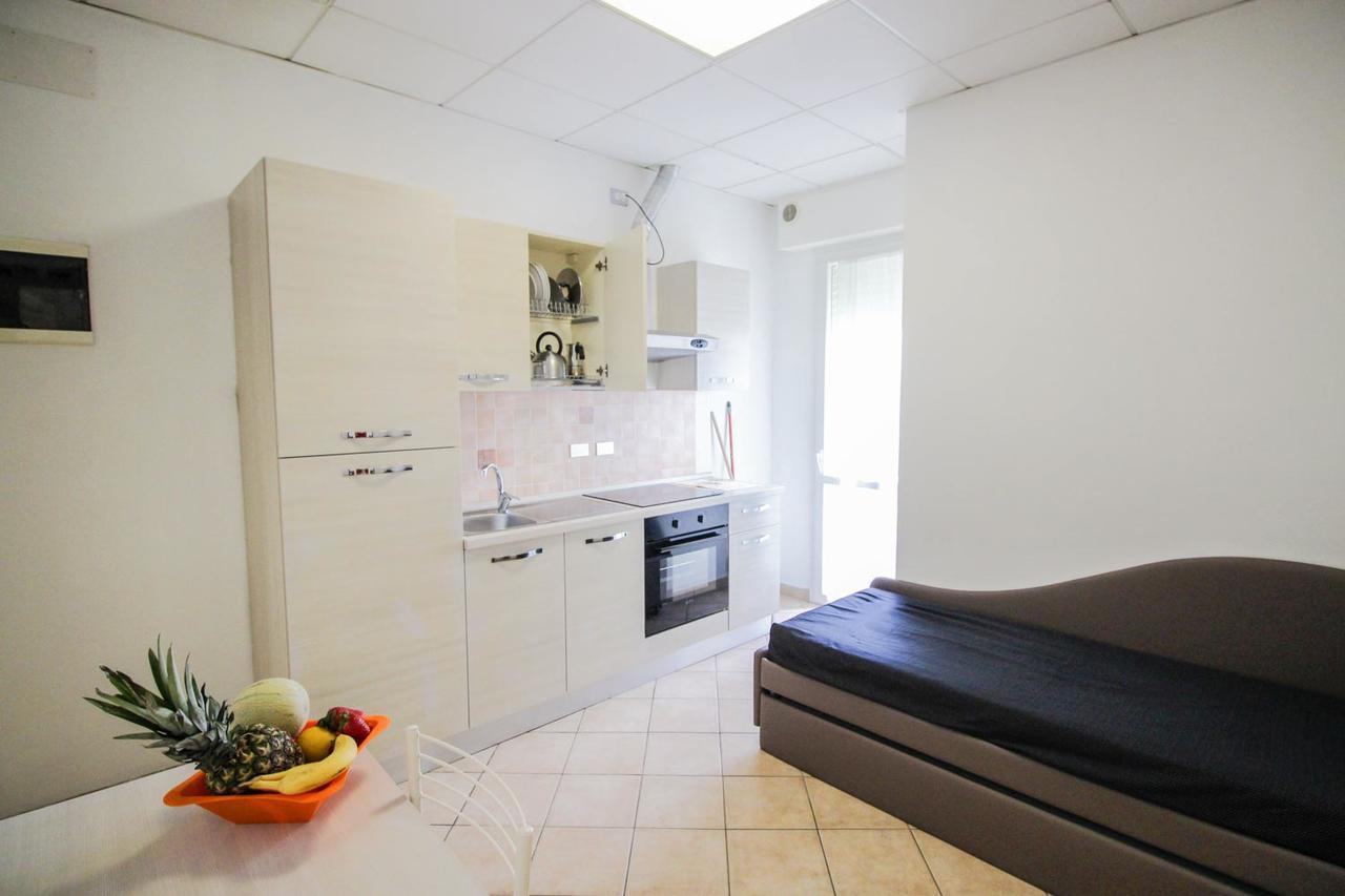 Residence Eurogarden Римини Екстериор снимка